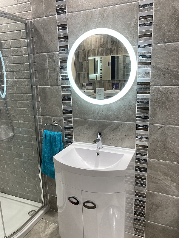 Cermin LED layar sentuh bulat Classica Italiano model CR-j03